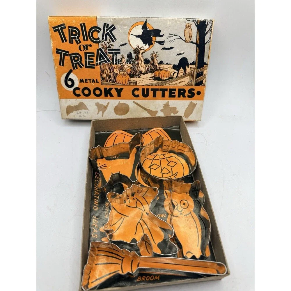 MCM Vintage Halloween Trick or Treat 5 Metal Cookie Cooky Cutters Original Box